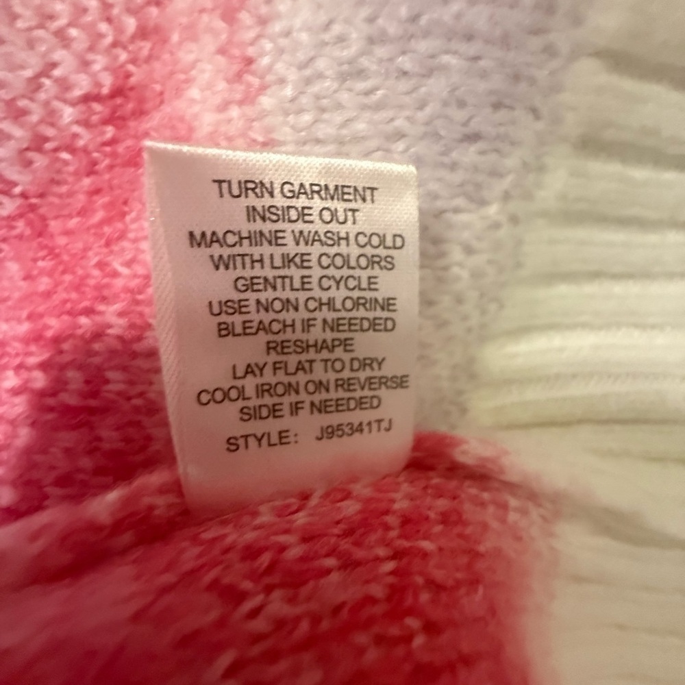MAJOR Label Group Heart Print Sweater White Pink Purple Women’s Size Large - Picture 6 of 8